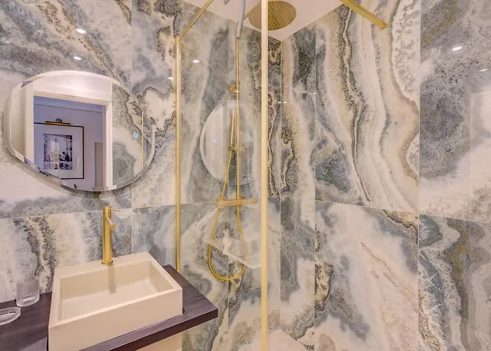 Elegant Family - Rex - With Ac * Paris